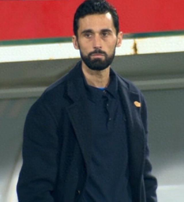 开云APP下载-曝皇马寻找新主帅！阿韦洛亚首秀出局，签约1年半，夏窗或下课|阿尔瓦|西乙|阿尔瓦塞特|塞尔电台|塞尔_新浪体育_新浪新闻