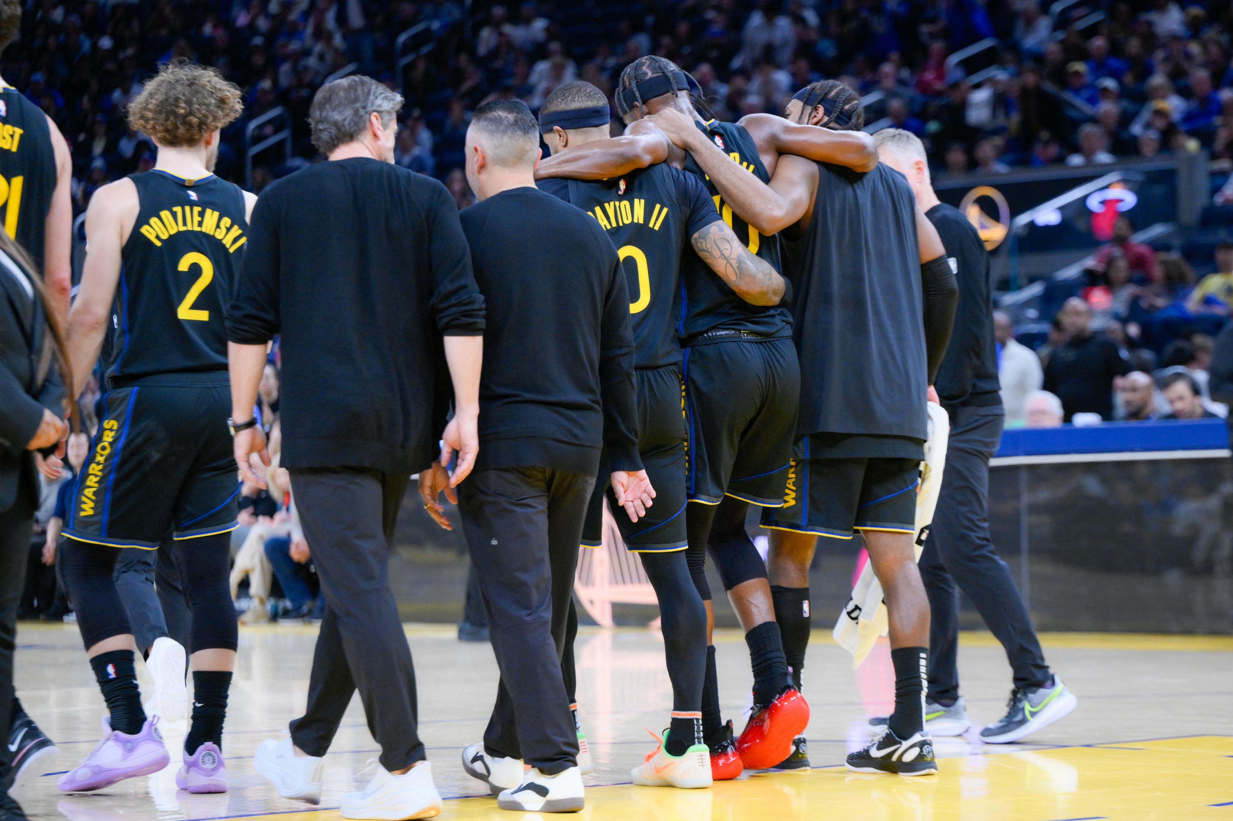 kaiyun应用-巴特勒受伤后2连败！5投全中后因伤退赛，4分6犯规，库里太难了