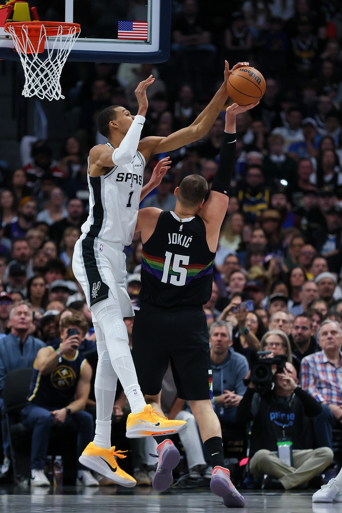 开云移动端-巴爷：我认为文班将是下一个解锁乔丹成就的球员 拿到MVP和DPOY