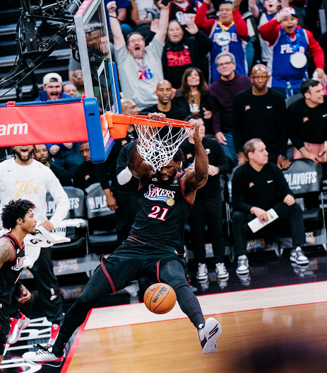 kaiyun应用-大帝回归断76人臂膀，恩比德26+10+6探花郎打铁，绿军3-1夺赛点